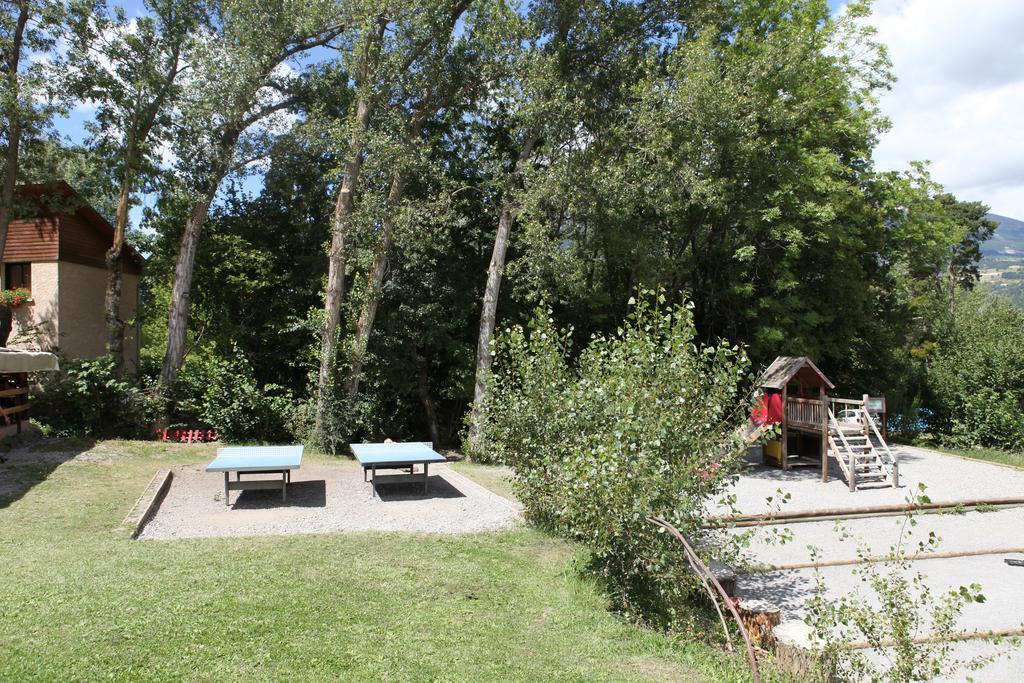ברטייר Camping-Hotel De Plein Air Les 2 Bois מראה חיצוני תמונה